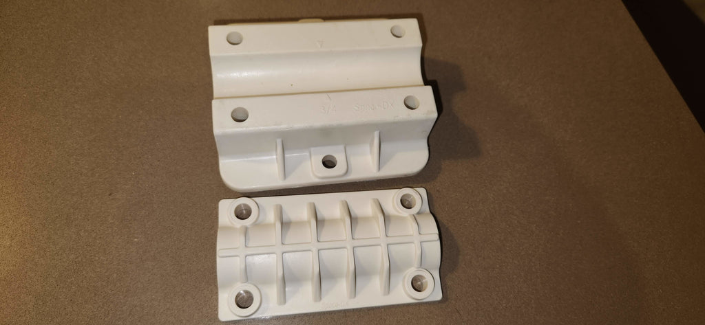 DIRECTOR AND REFLECTOR ELEMENT INSULATOR / CLAMP 3/4" TUBE